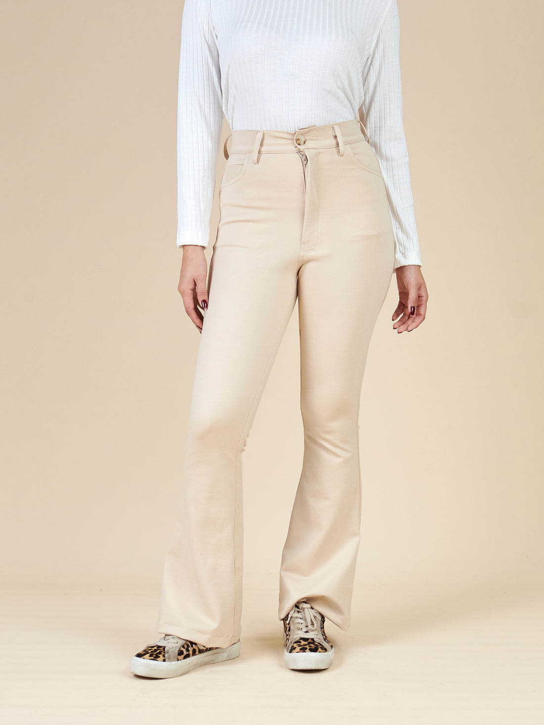 PANTALON ACAMPANADO ANTONELLA BEIGE XS OUTLET 4890