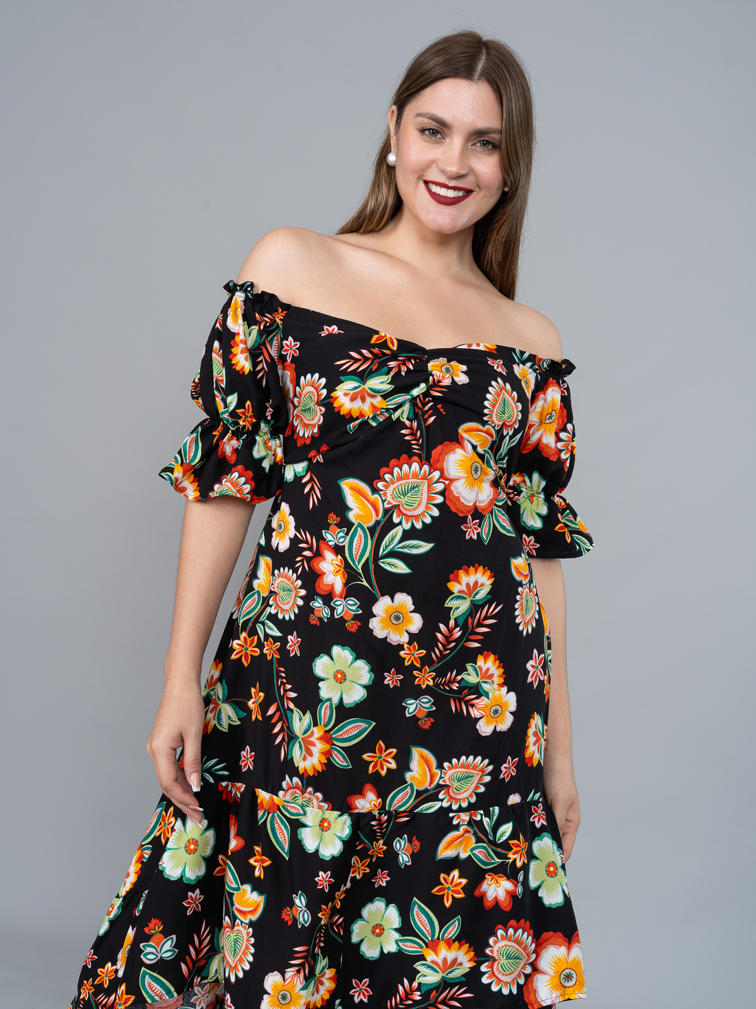 Vestido Off-Shoulder Estampado Negro