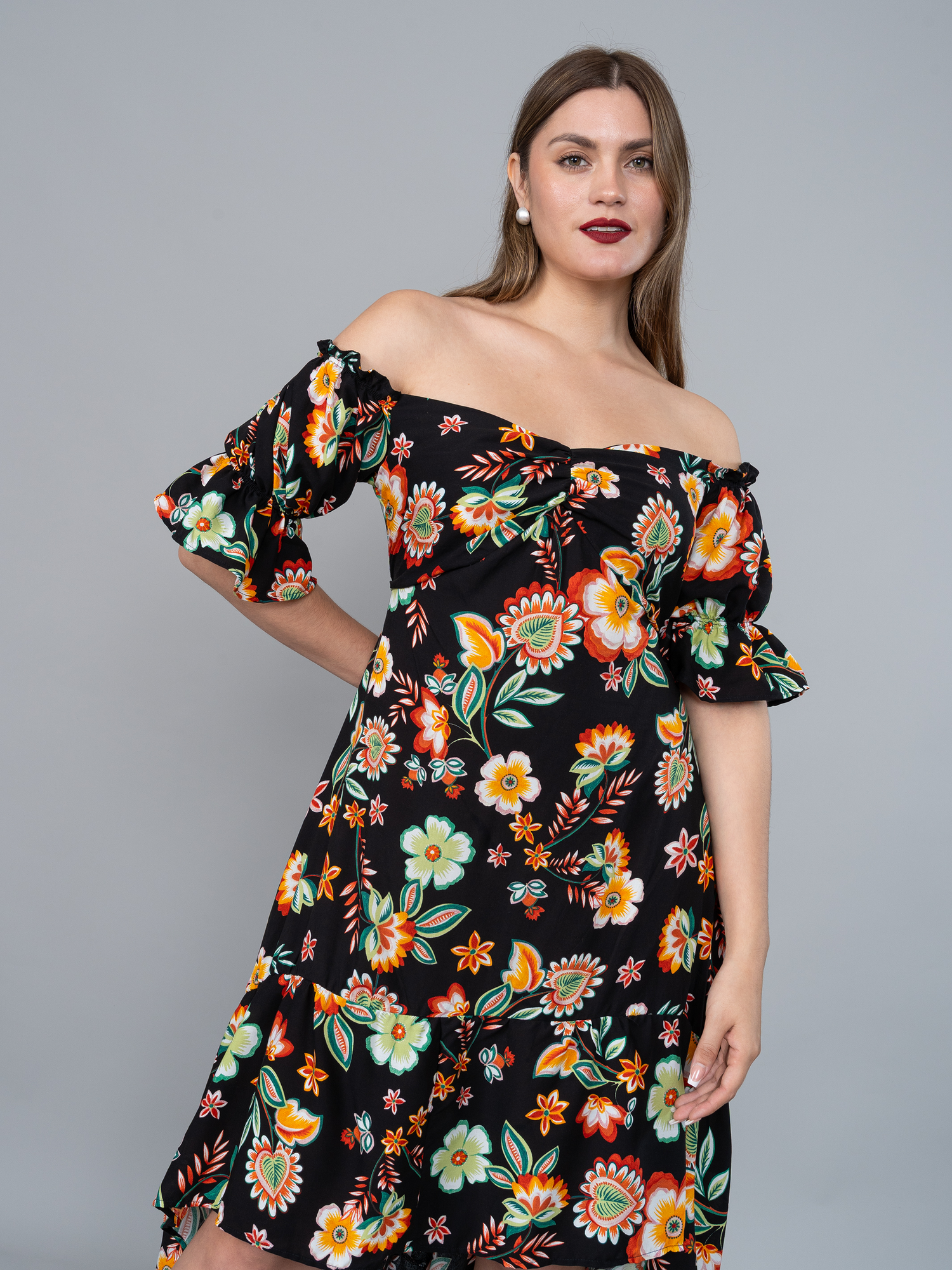 Vestido Off-Shoulder Estampado Negro