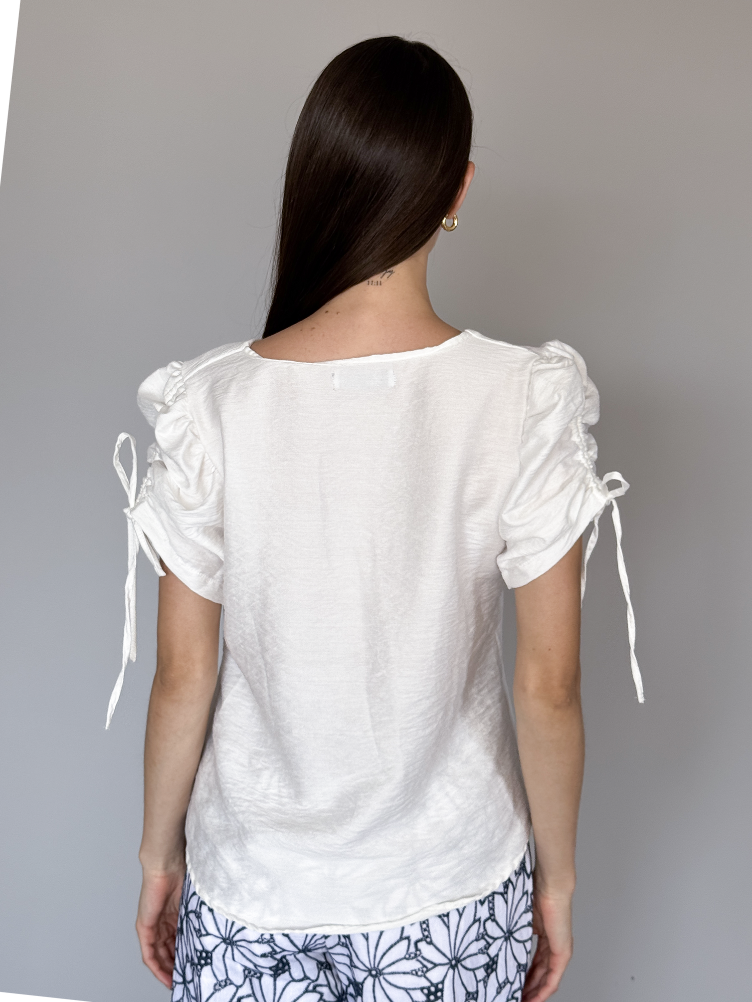 Blusa Emma Hueso 2.0