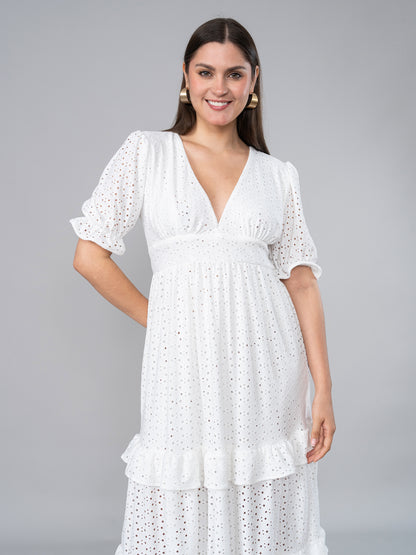 PARTE SUPERIOR DE VESTIDO DE MUJER BLANCA EN TELA BRODERIE 